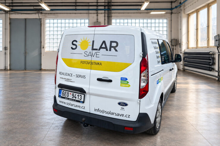 reklamní polep dodávky Ford Transit Connect pro SolarSave