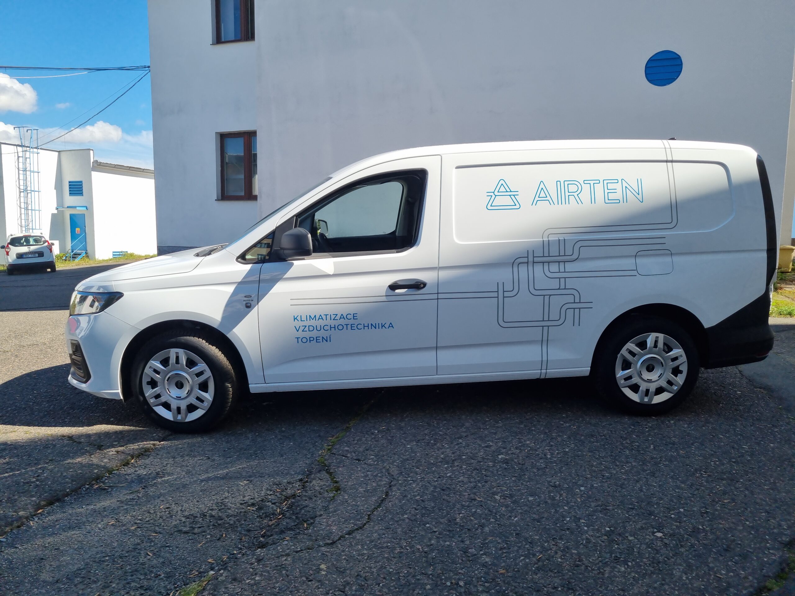 Branding automobilu