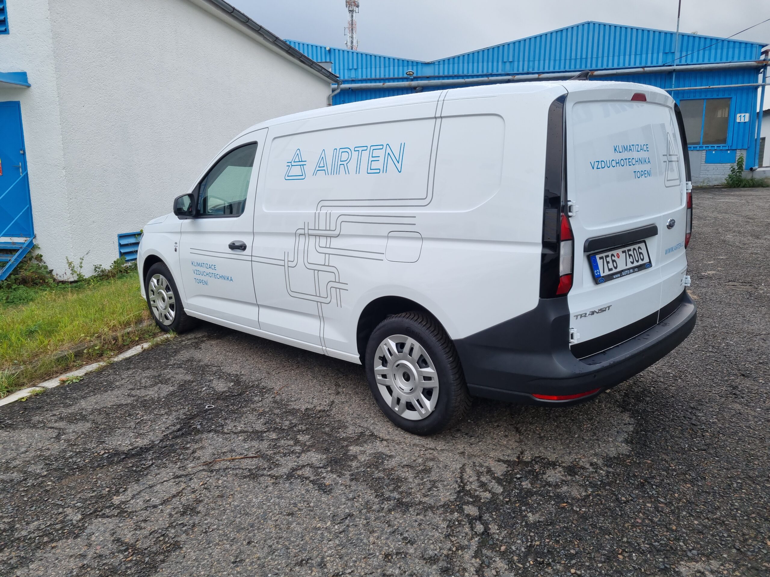 Branding automobilu