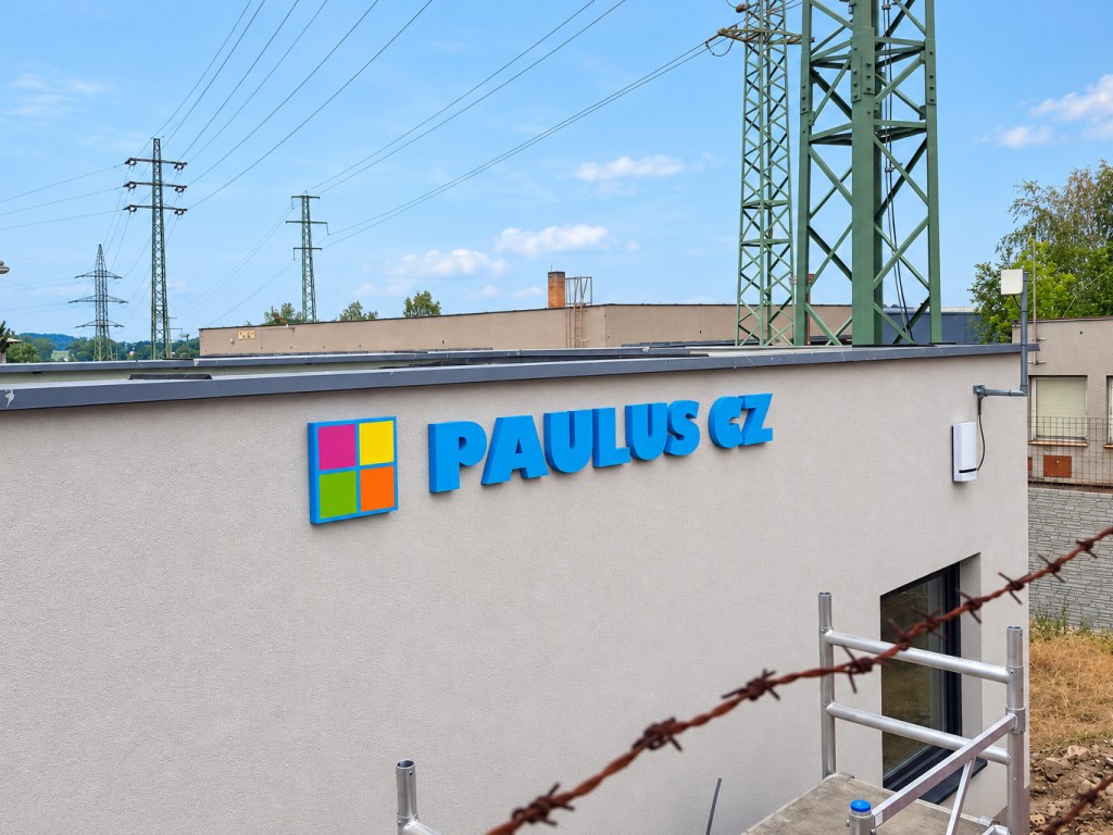 Nápis PAULUS CZ – detail