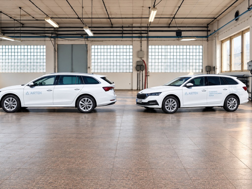 Dvě Škody s polepem AIRTEN