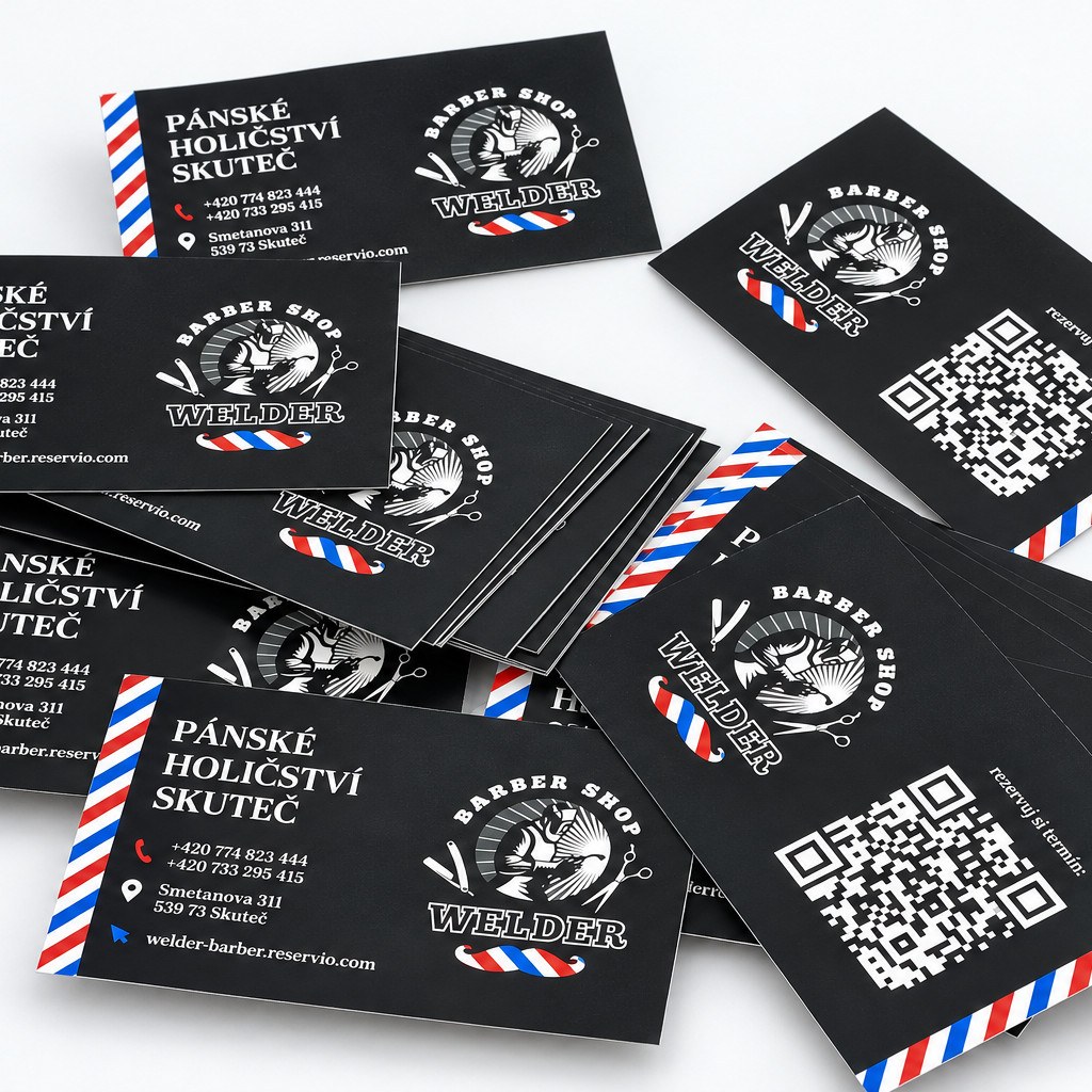 Kartičky s QR kódem rozložené