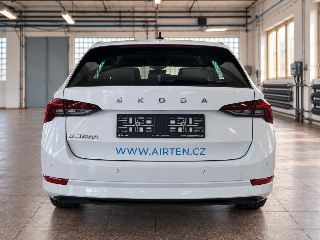 Záď Octavie s nápisem www.airten.cz