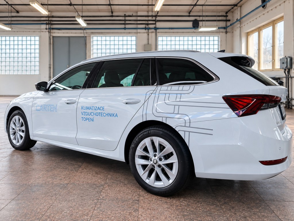 Octavia Combi AIRTEN s kresbou potrubí zezadu