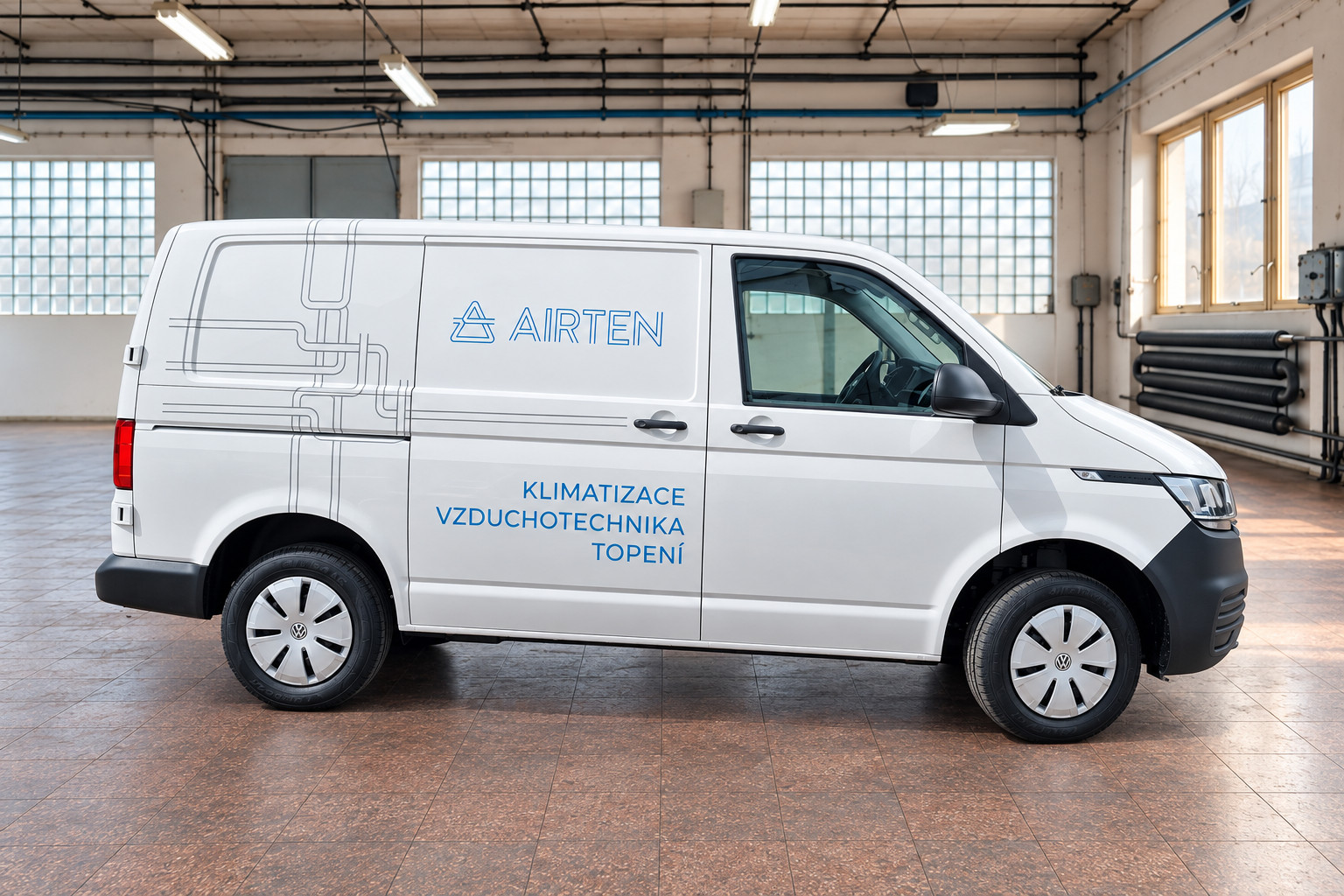 VW Transporter AIRTEN z boku v dílně