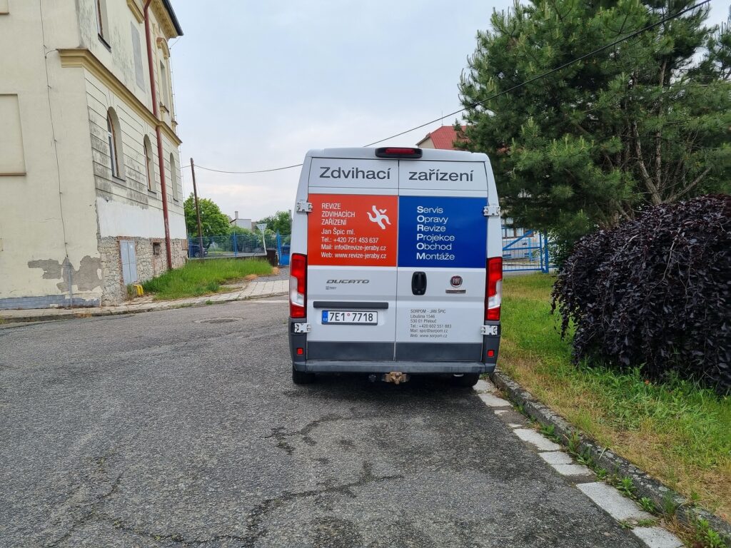 Dodávka SORPOM – boční pohled