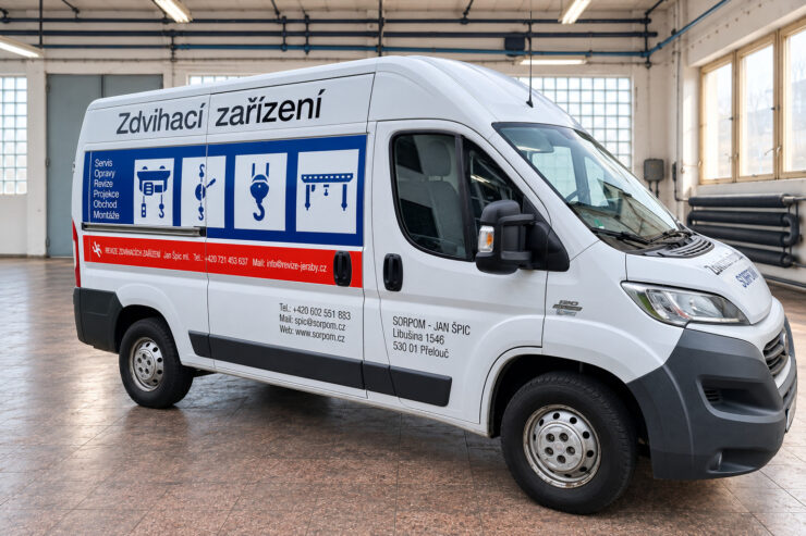 Polep zdvihací zařízení – detail