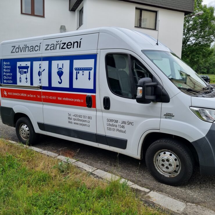 Polep zdvihací zařízení – detail