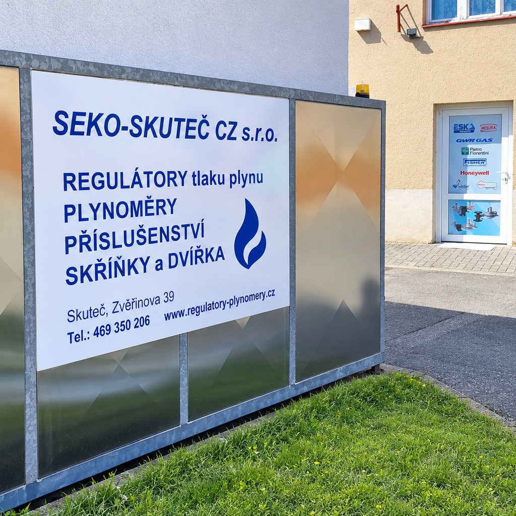 Banner SEKO Skuteč na plotě