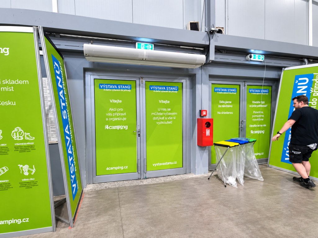 Instalace grafiky prodejny 4camping