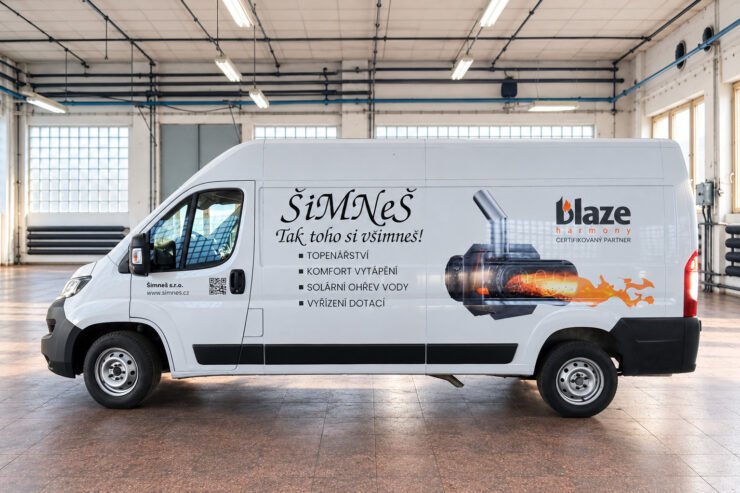 Fiat Ducato s polepem ŠIMNEŠ a kotly Blaze