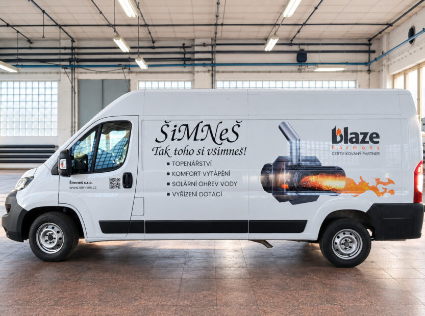 Fiat Ducato s polepem ŠIMNEŠ a kotly Blaze