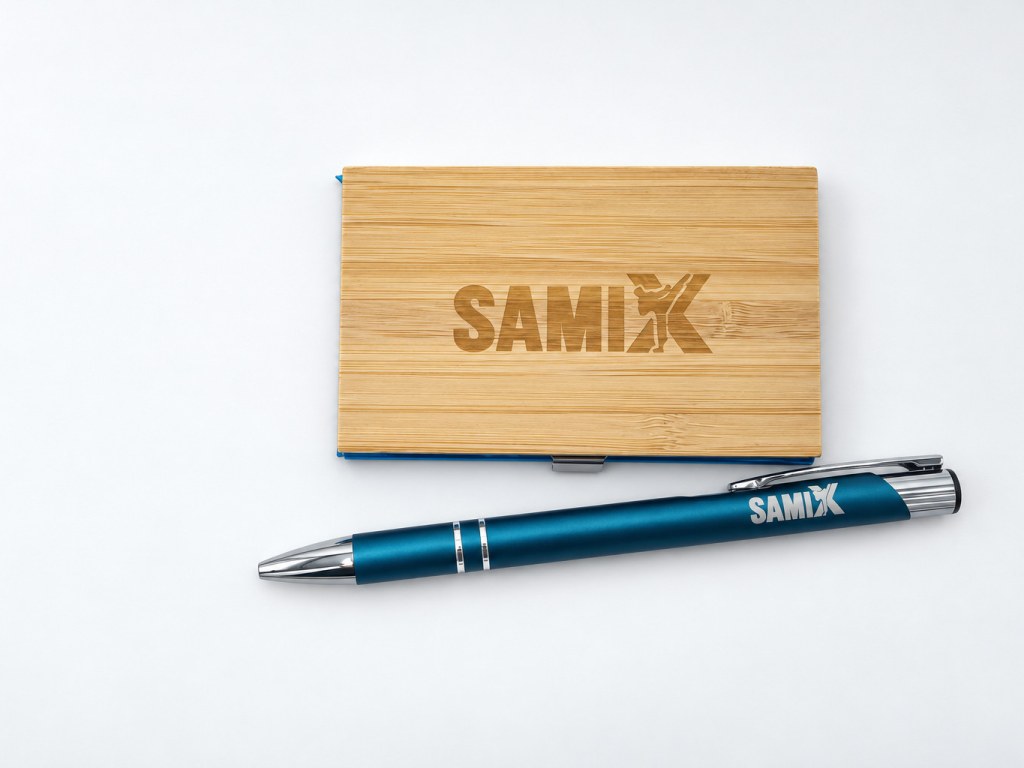 Bambusová vizitka s gravírem SAMIX a propiska