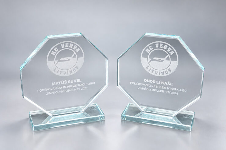 Skleněné trofeje HC VERVA Litvínov s pískovaným znakem