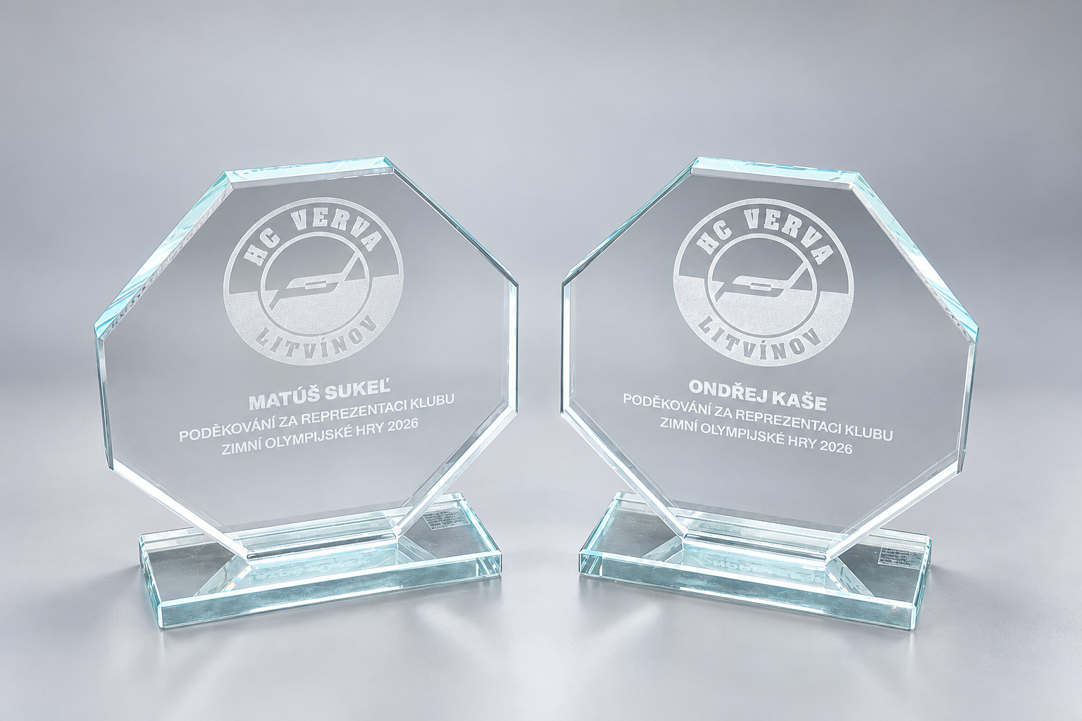 Skleněné trofeje HC VERVA Litvínov s pískovaným znakem