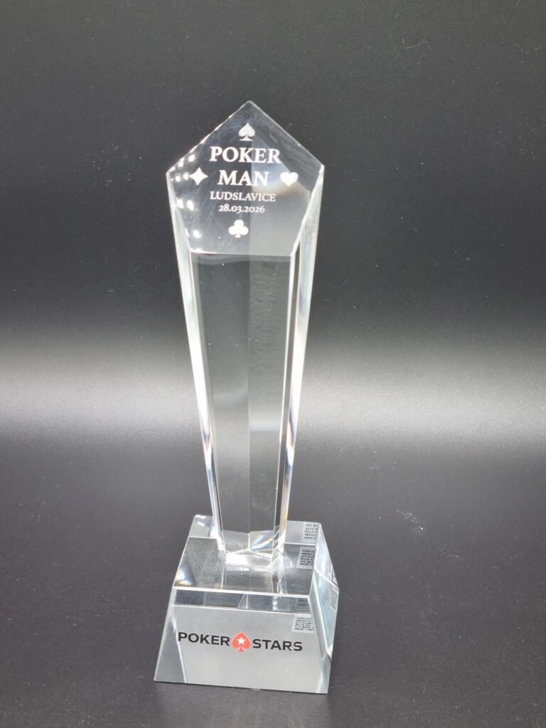 Gravírovaná křišťálová trofej