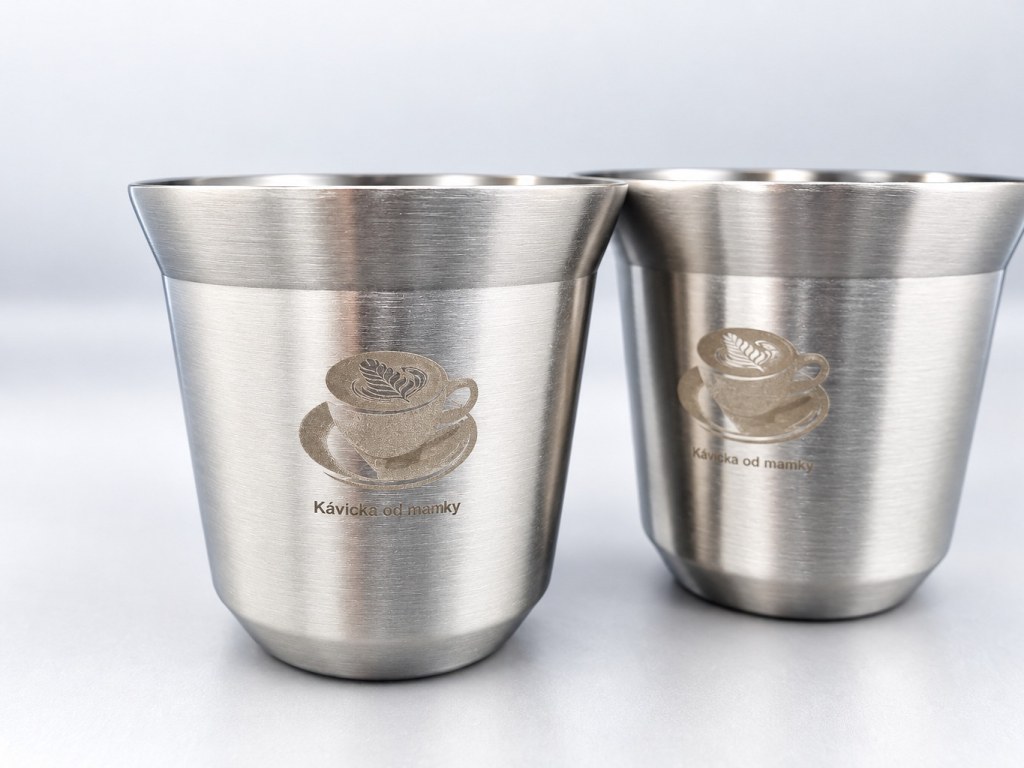 Kalíšky na espresso s gravírem – detail