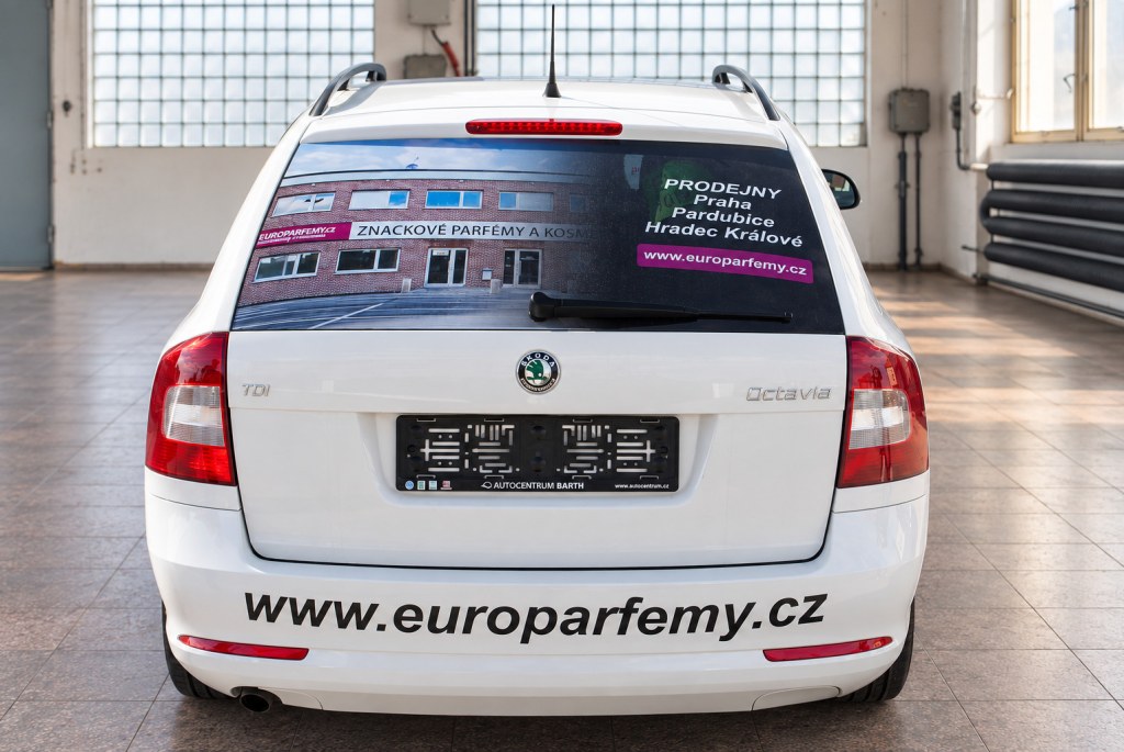 Octavia Europarfemy – zadní polep