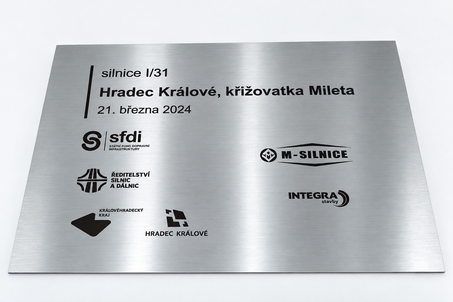 Nerezová pamětní deska křižovatka Mileta Hradec Králové