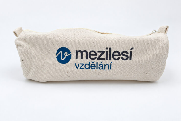 Plátěný penál s logem Mezilesí vzdělání