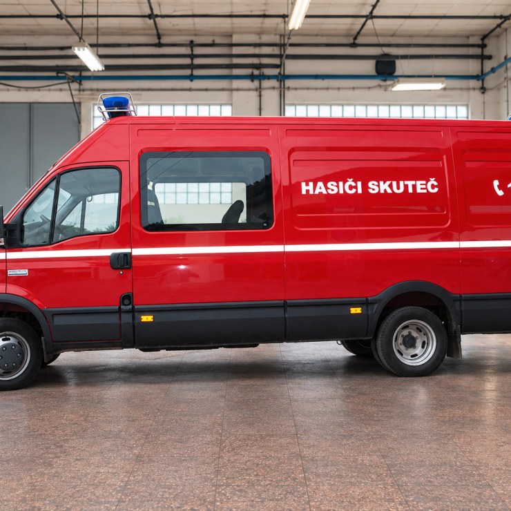 Zásahový vůz Hasiči Skuteč s polepem