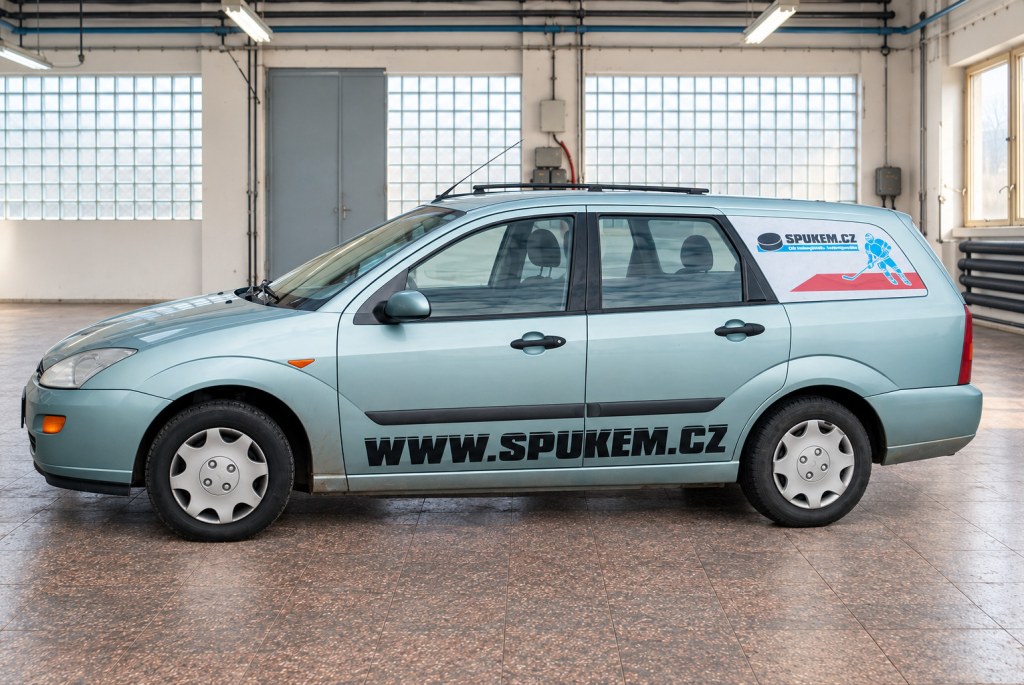 Ford Focus combi s polepem spukem.cz