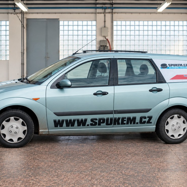 Ford Focus combi s polepem spukem.cz