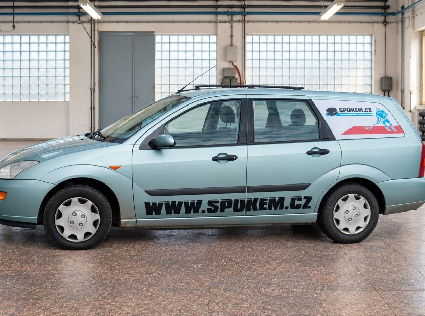 Ford Focus combi s polepem spukem.cz