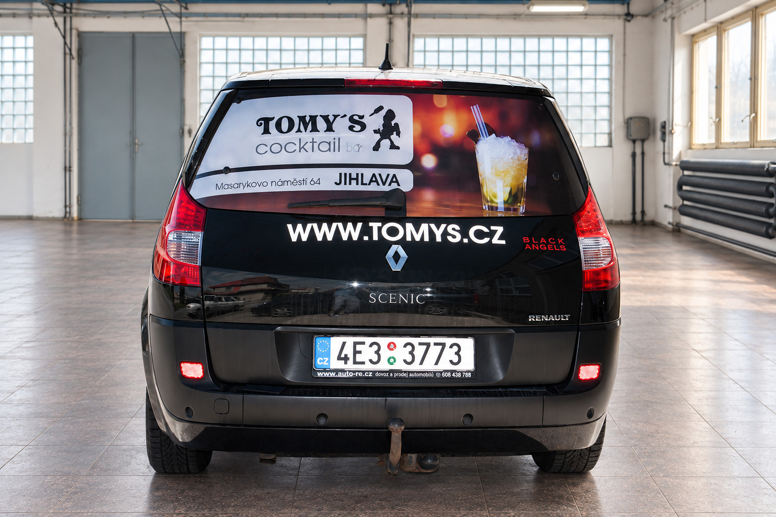 Renault Scénic s polepem TOMY’S cocktail bar Jihlava